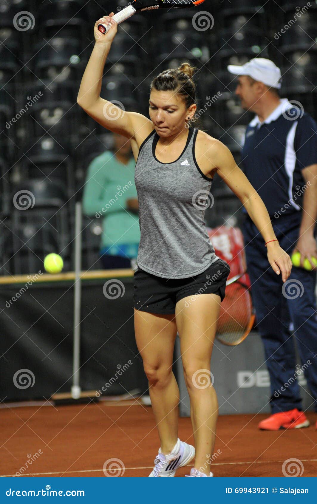 Tennisspieler Simona Halep-Training Vor Einem Match Redaktionelles Foto