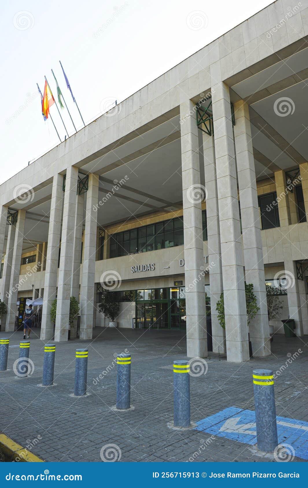 terminal del aeropuerto internacional de jerez de la frontera, andalucÃÂ­a, espaÃÂ±a.