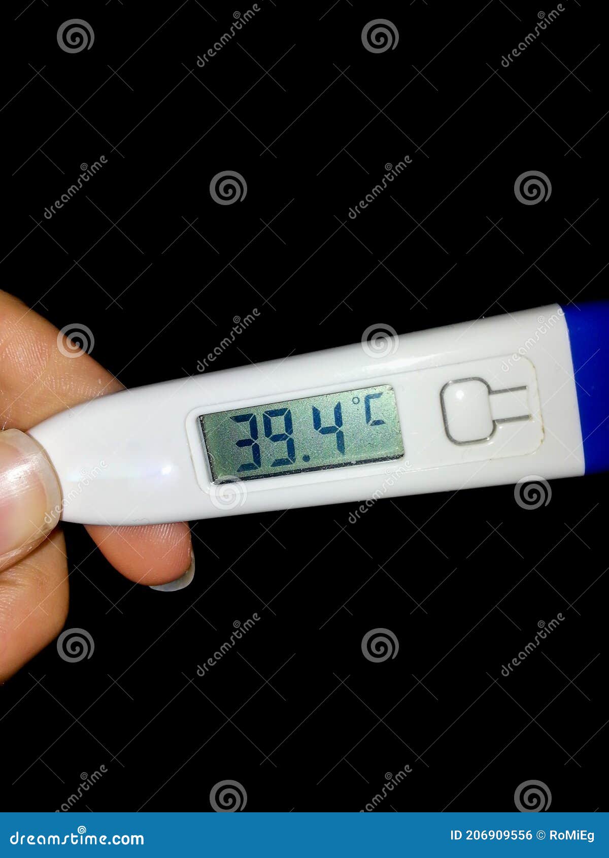 Termometro Clinico Che Indica Un'alta Febbre Fotografia Stock - Immagine di  alto, freddo: 206909556