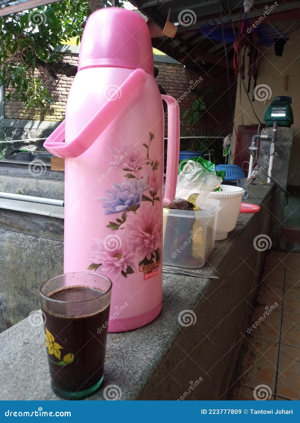 Termos Ad Acqua Calda Per Tè Da Caffè Ecc. Immagine Stock