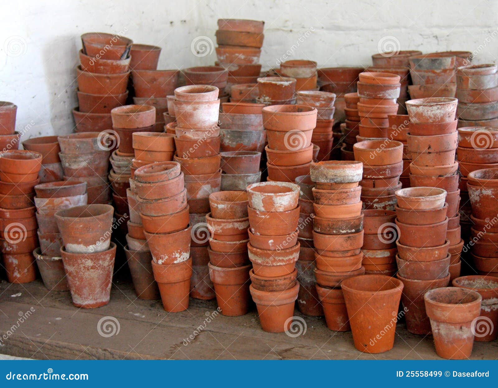 Terracotta Flower Pots. stock image. Image of pottery 25558499