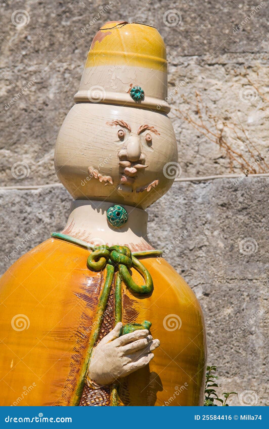 Terracotta statue. editorial photo. Image of antique 25584416