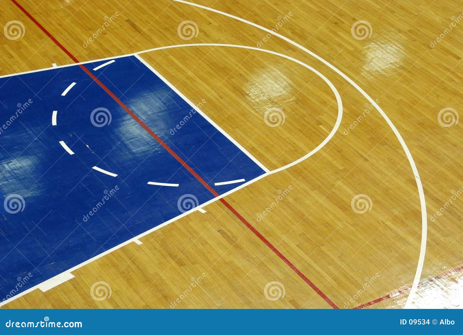 Terrain de basket photo stock. Image du panier, basket, parquet 9534