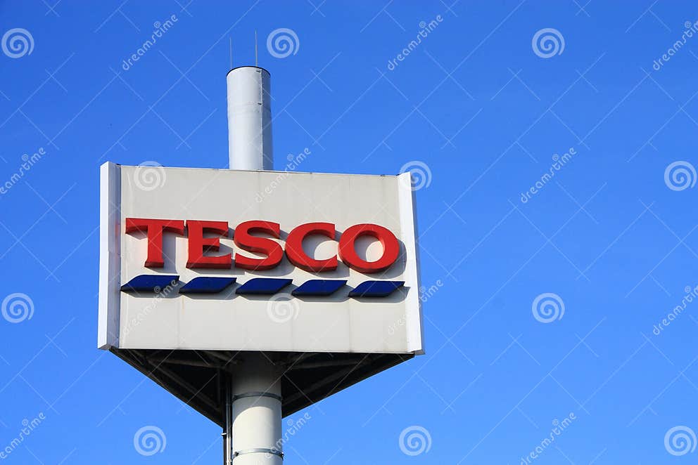 Tesco editorial photography. Image of buyer, logo, cash 17006622