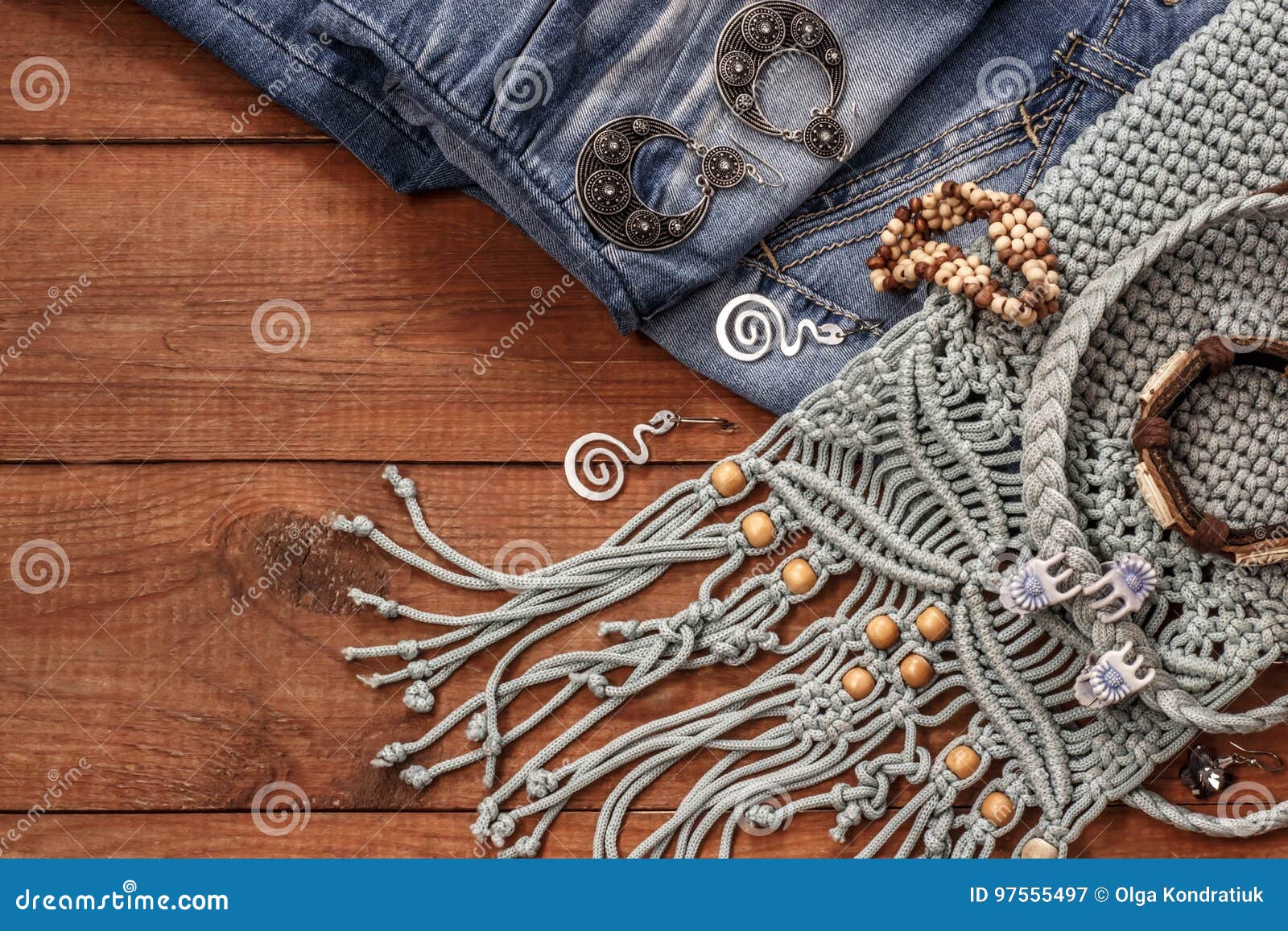Tessuti Di Stile E Di Hippy Di Boho Braccialetti Collane Jeans Immagine Stock Immagine Di Brown Hippie