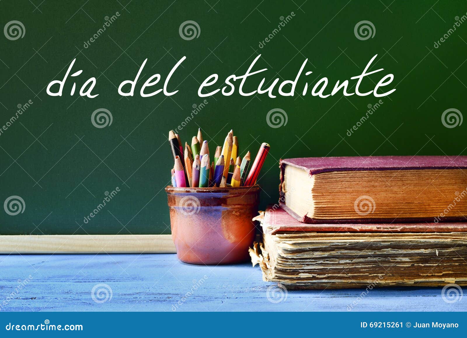 text dia del estudiante, students day in spanish