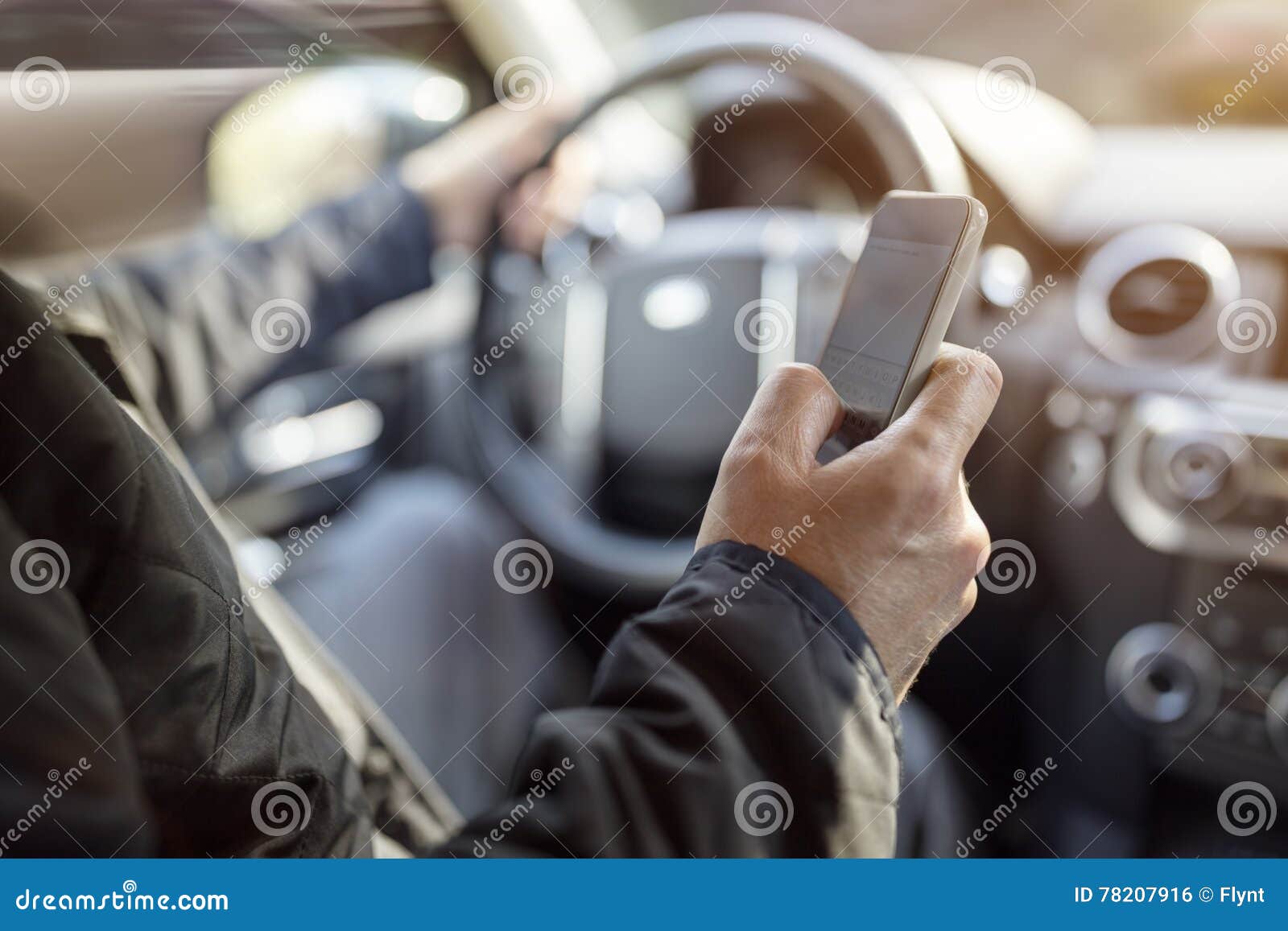 texting while driving using cell phone in car