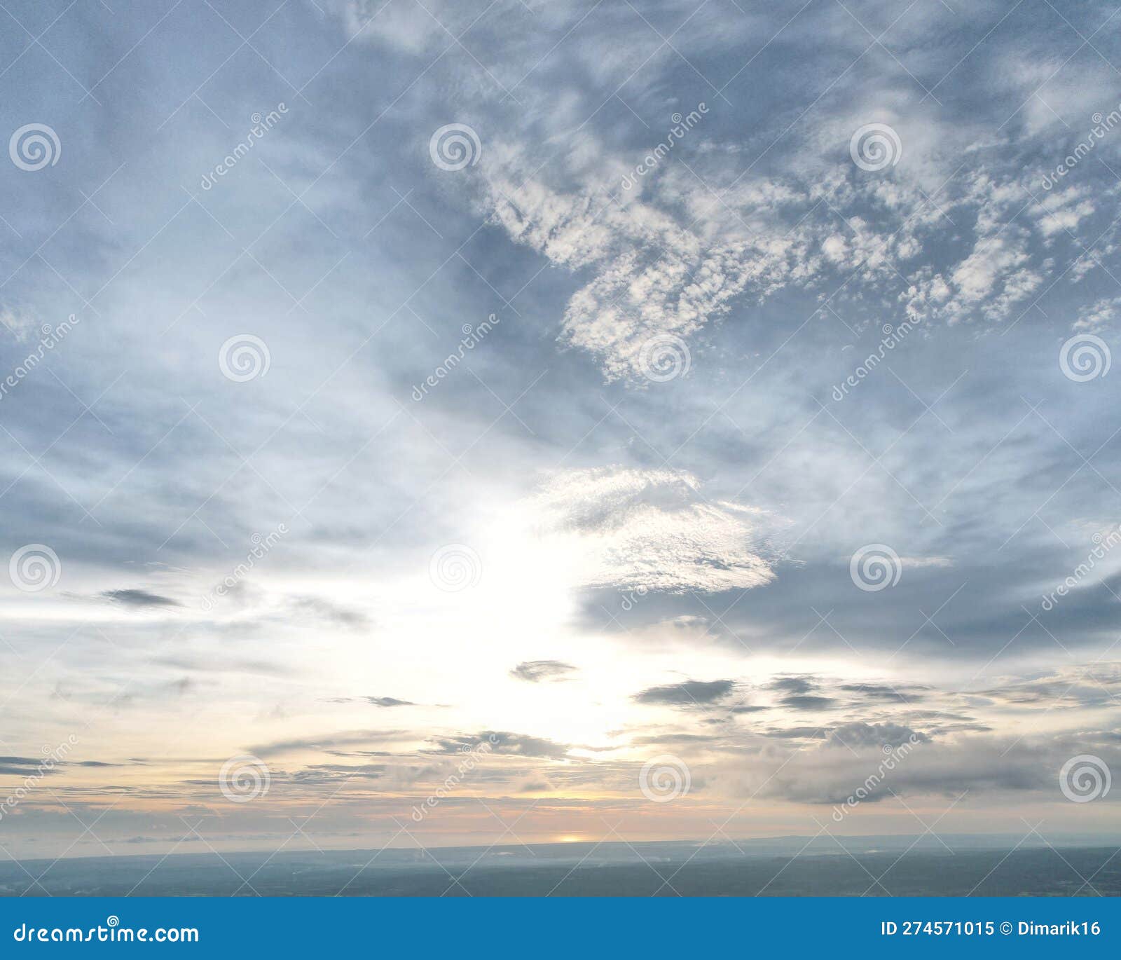 Céu Do Pôr Do Sol Com Nuvens Da Noite Como Vista Panorâmica Hdri