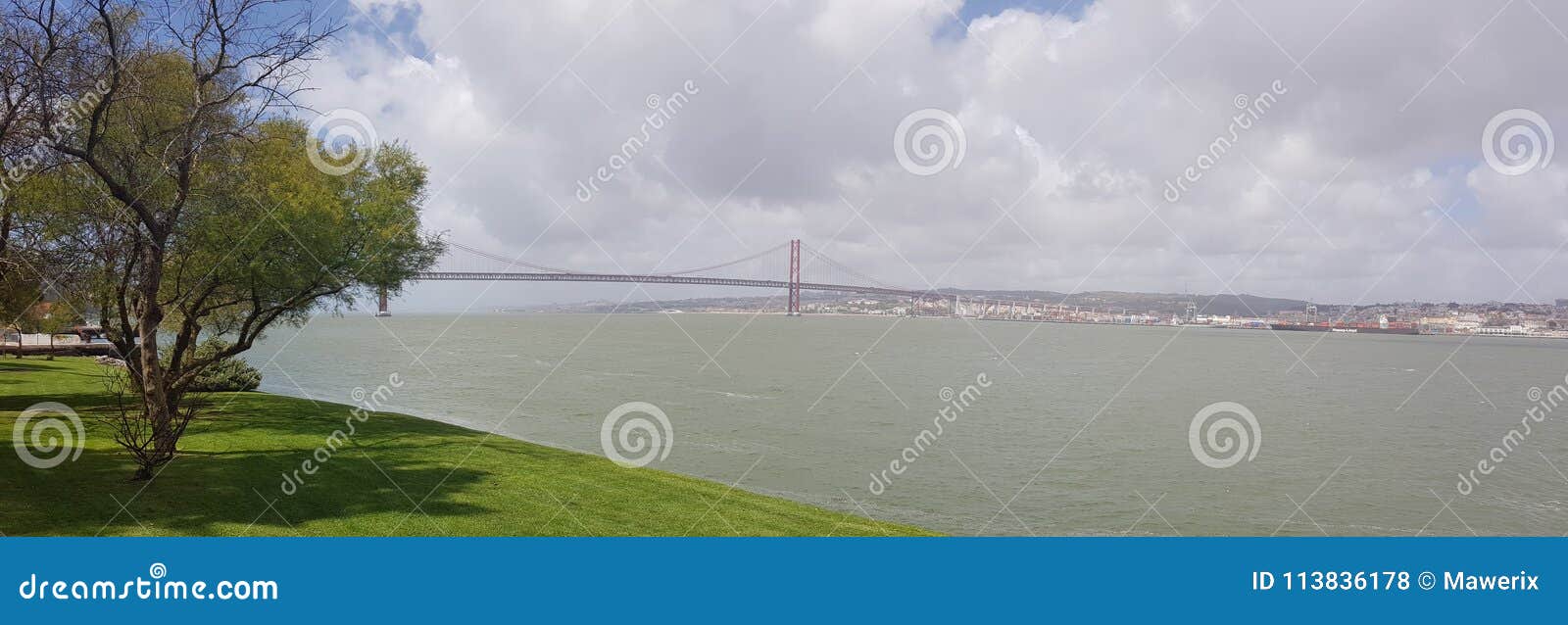 25th april bridge in lisbon
