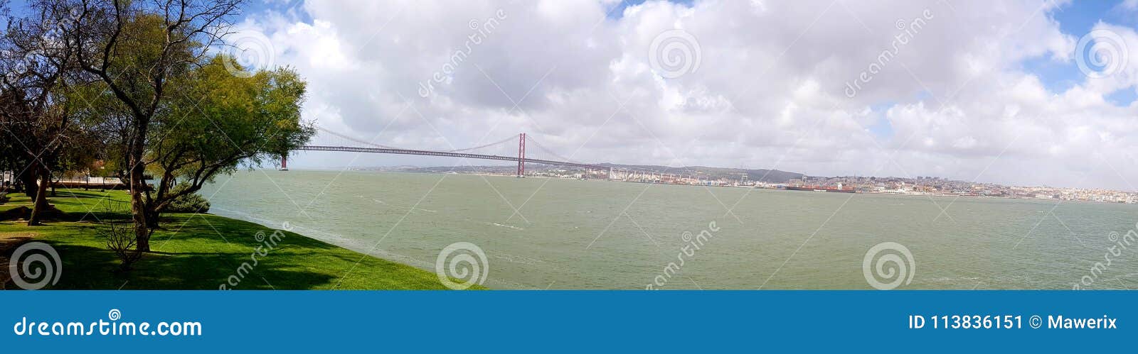 25th april bridge in lisbon