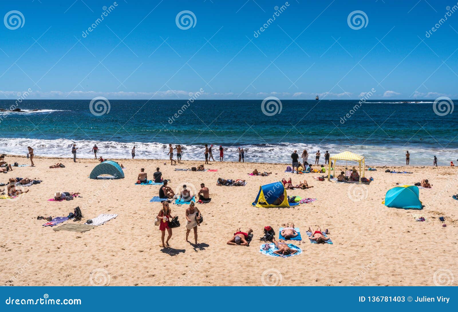 People Enjoying Hot Sunny Summer Day on Coogee Beach in Sydney NSW ...