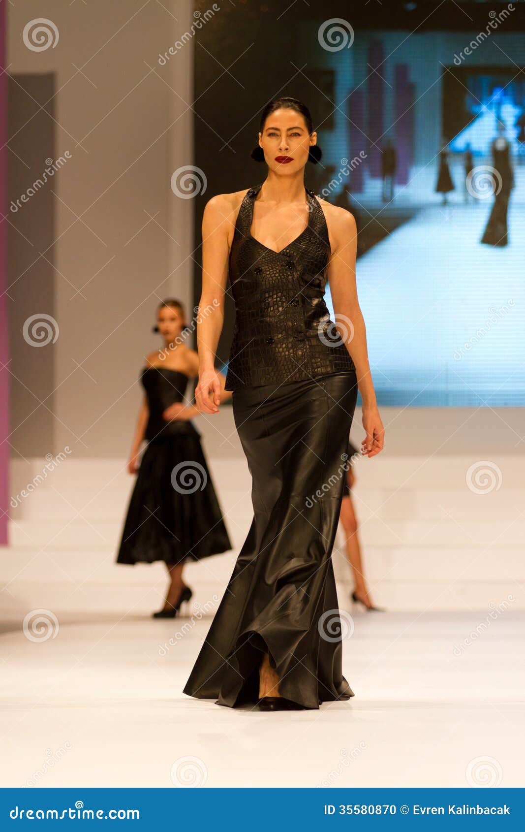 8th Istanbul Leather Fair Runway Editorial Image - Image of girl ...