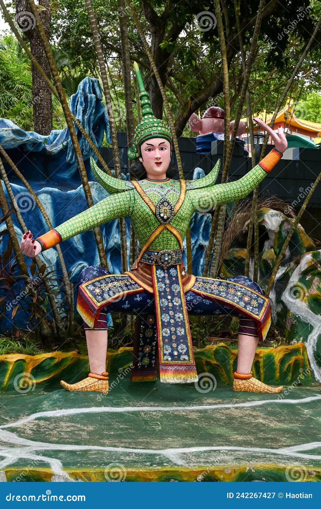 thai dancer statue at haw par villa, singapore