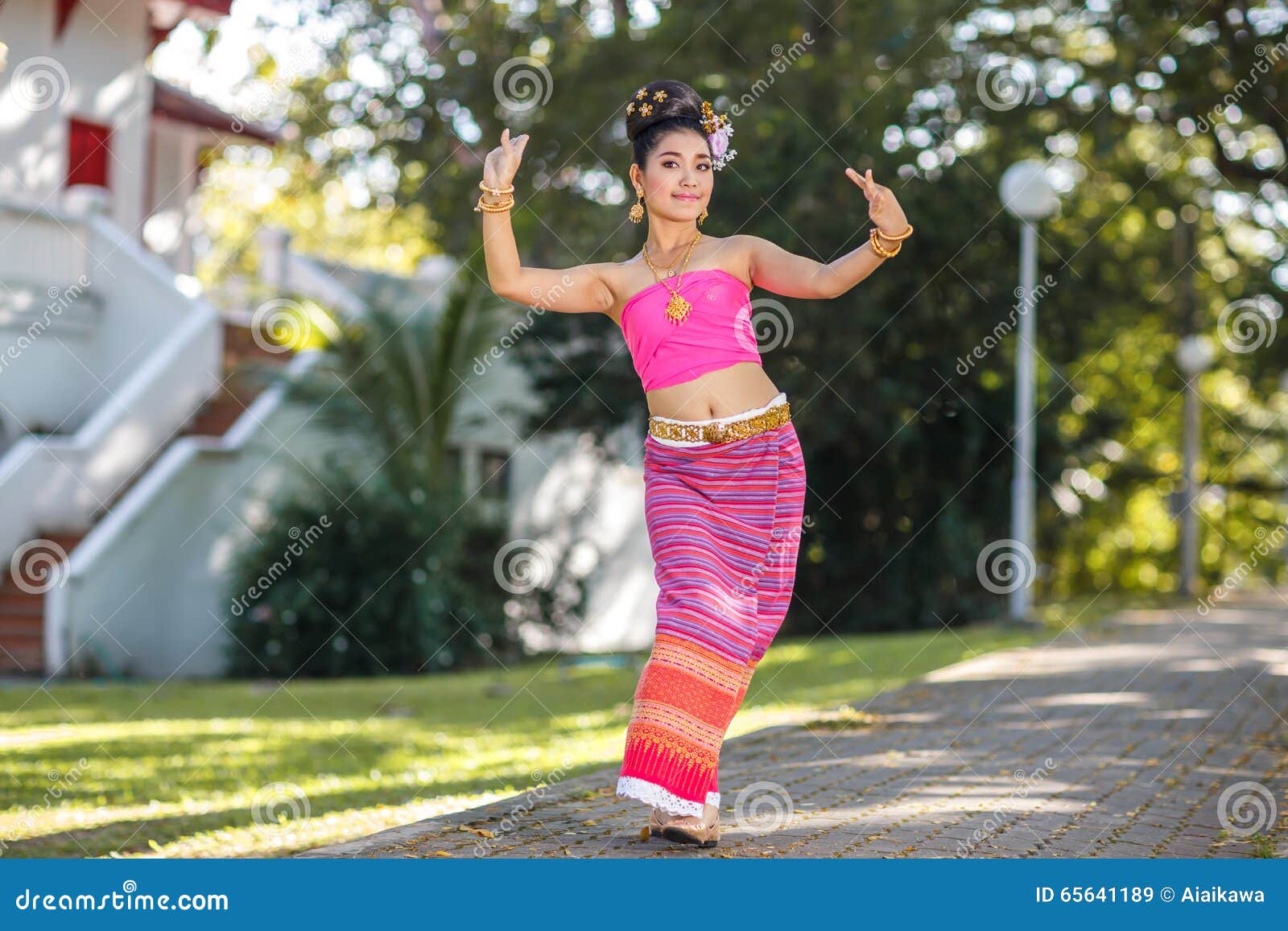 Thai Dancing Girl With Northern Style Dress In Temple Stock Image 
