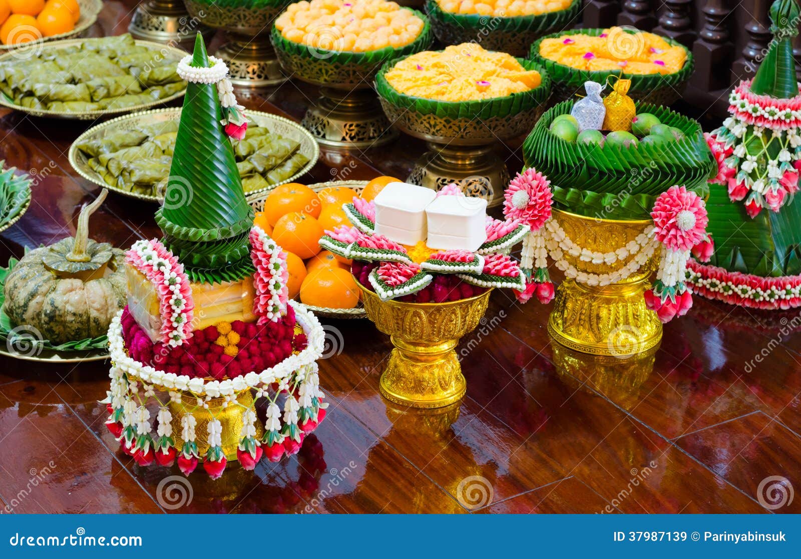 Thai garland and sweet stock image. Image of delicious 37987139