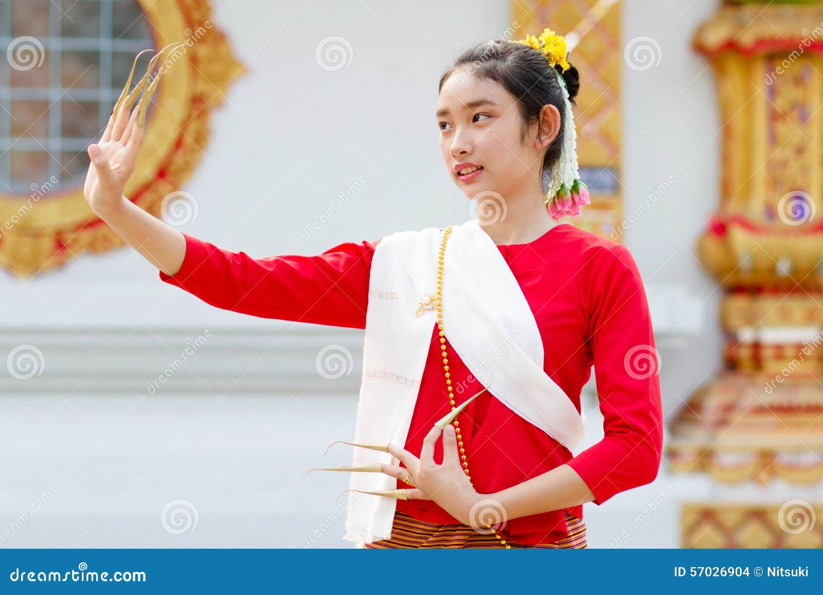 Thai Girl Dance