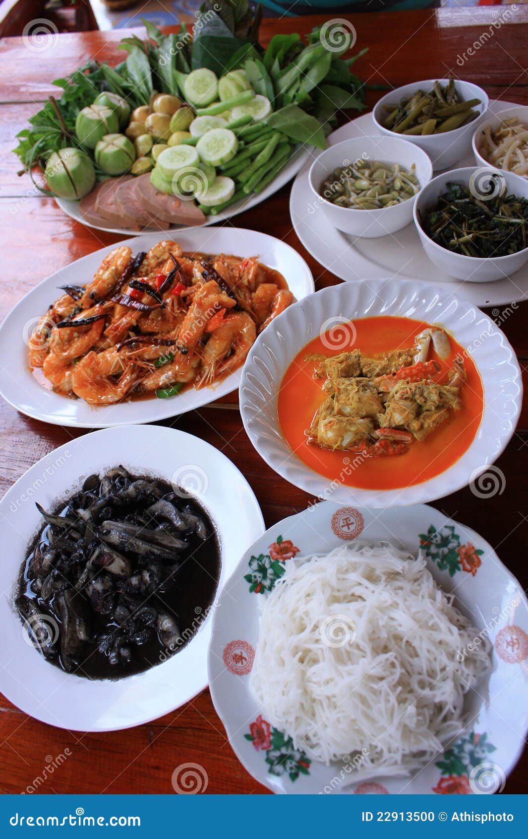 Thai mat arkivfoto. Bild av nötkött, läckert, lunch, höna 22913500