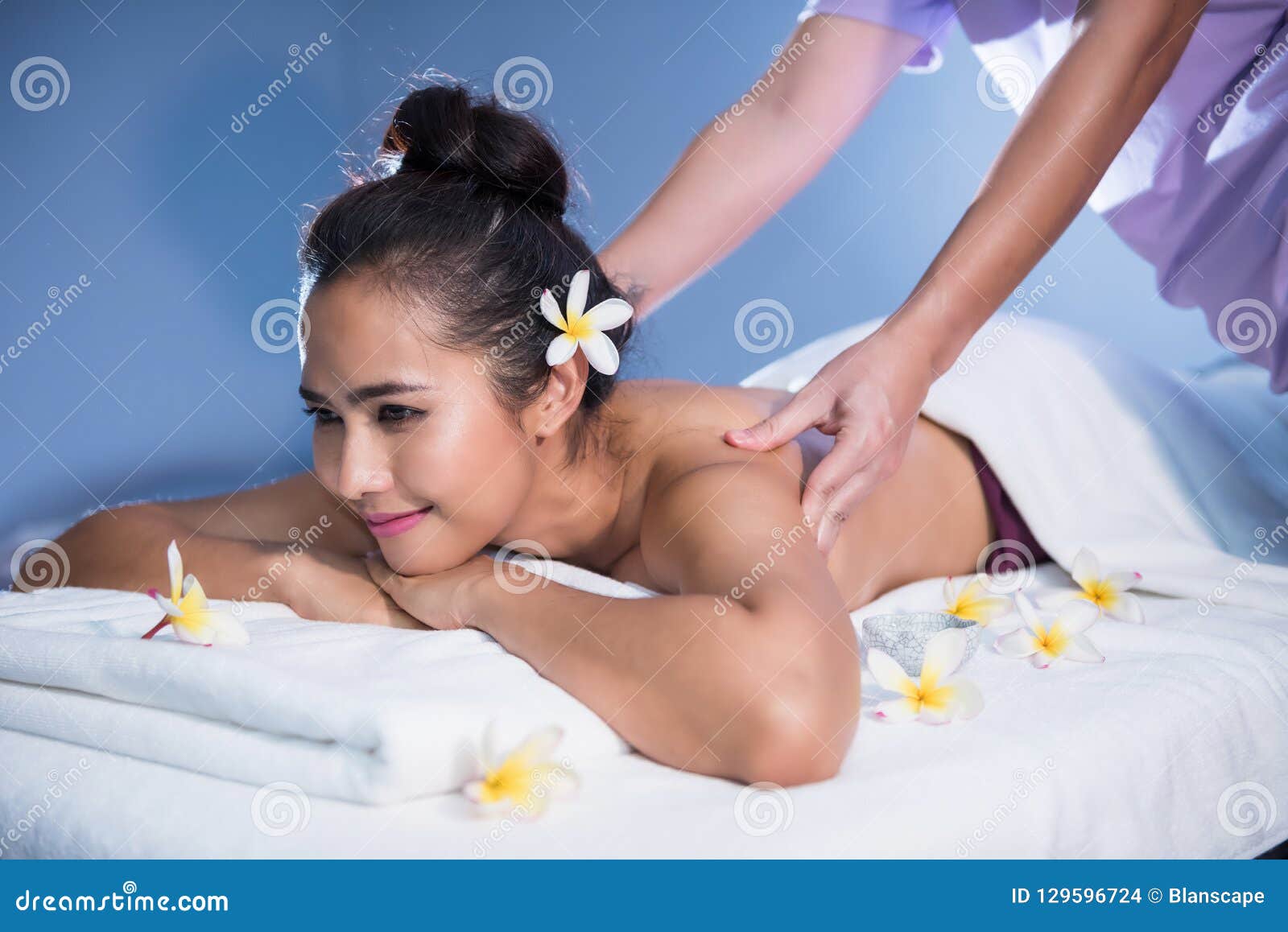 Girl massage thai Hidden Thai