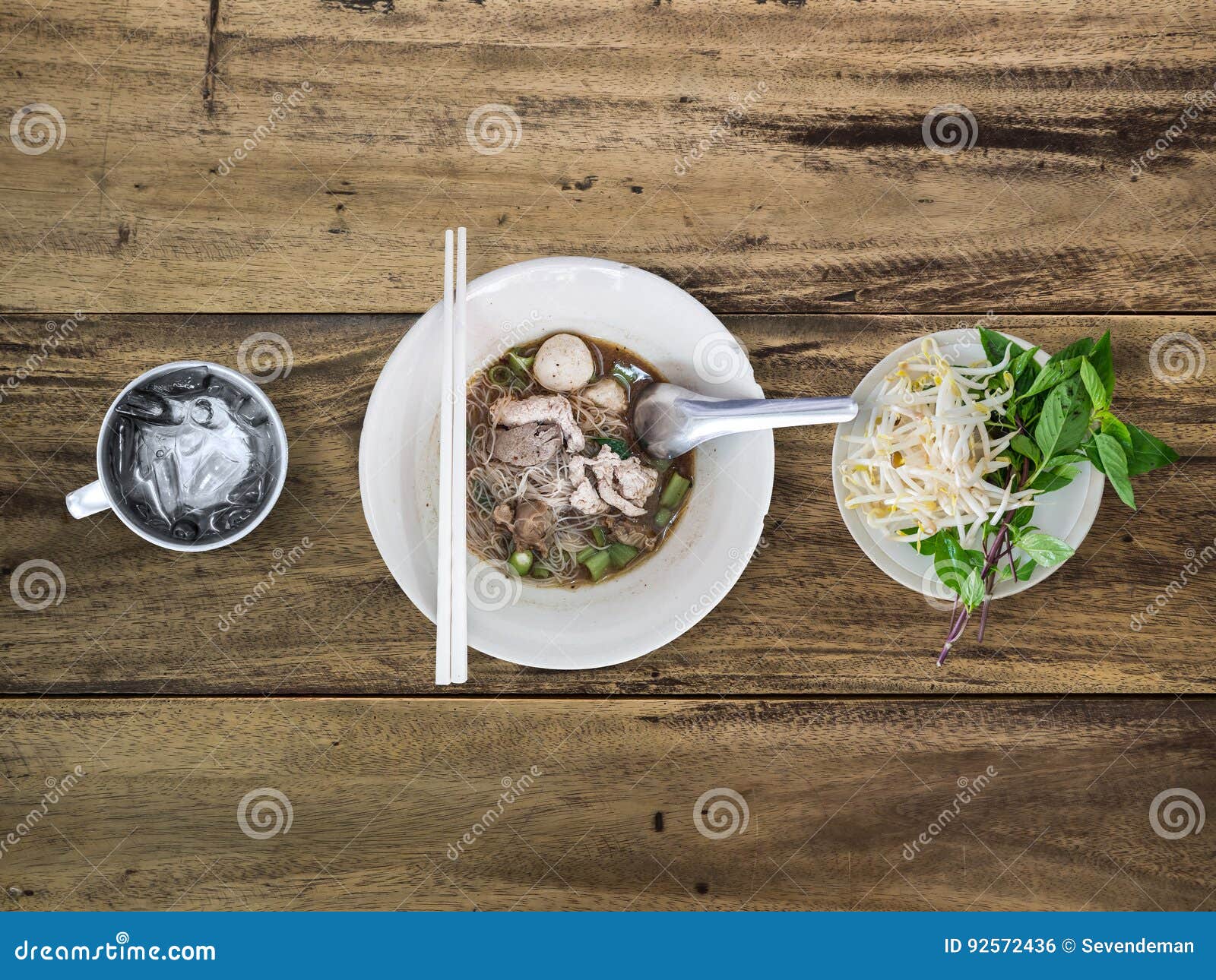 thai rice noodles thicken soup set.