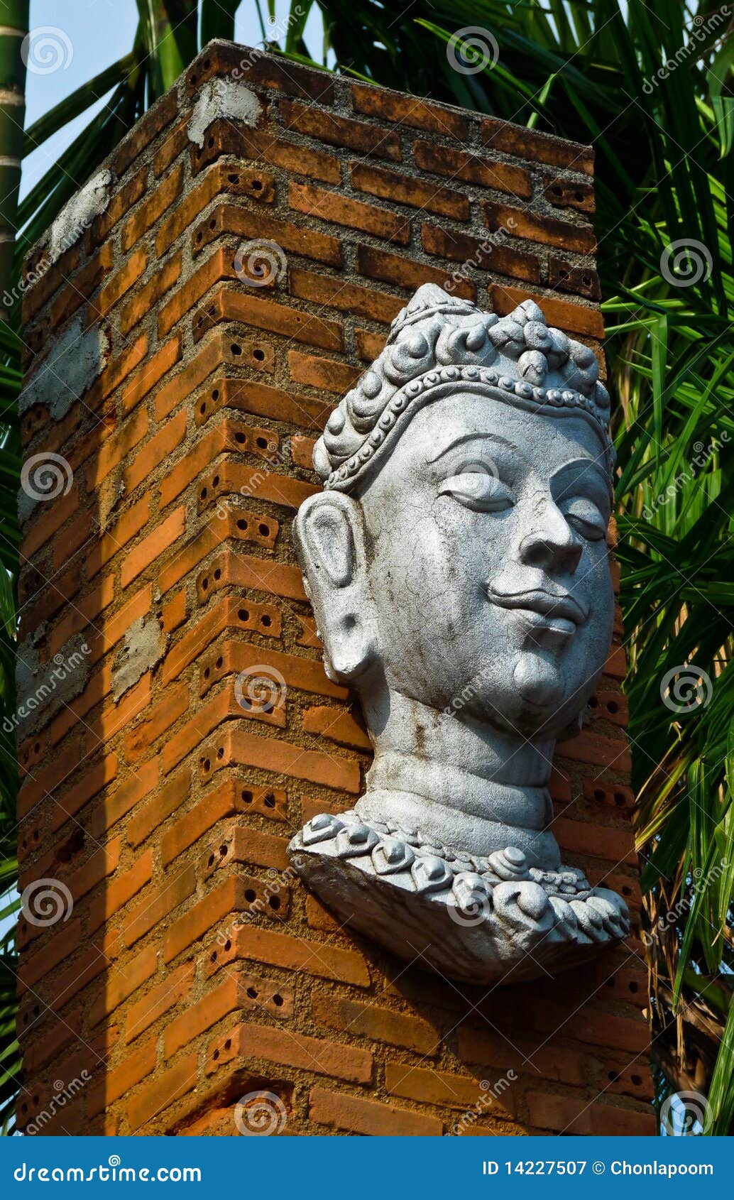 Thai sculpture stock image. Image of build, mythology 14227507