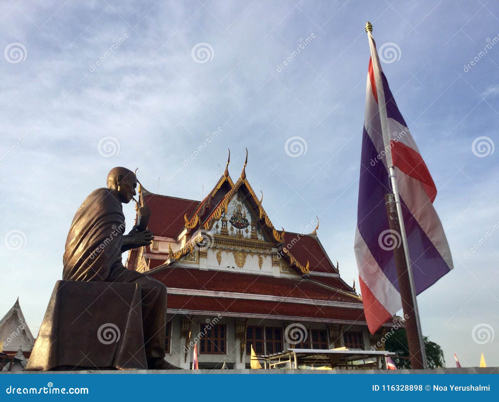 thai temple cleaning , bangkok