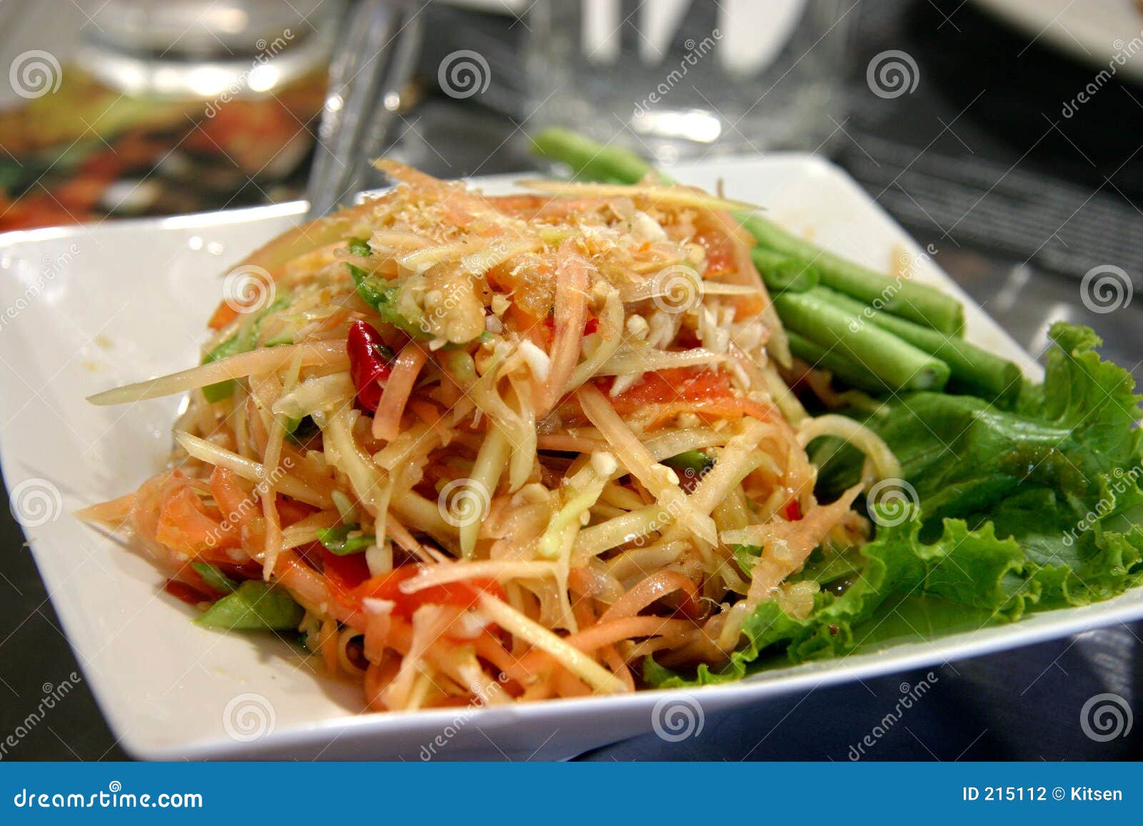 thai young papaya salad