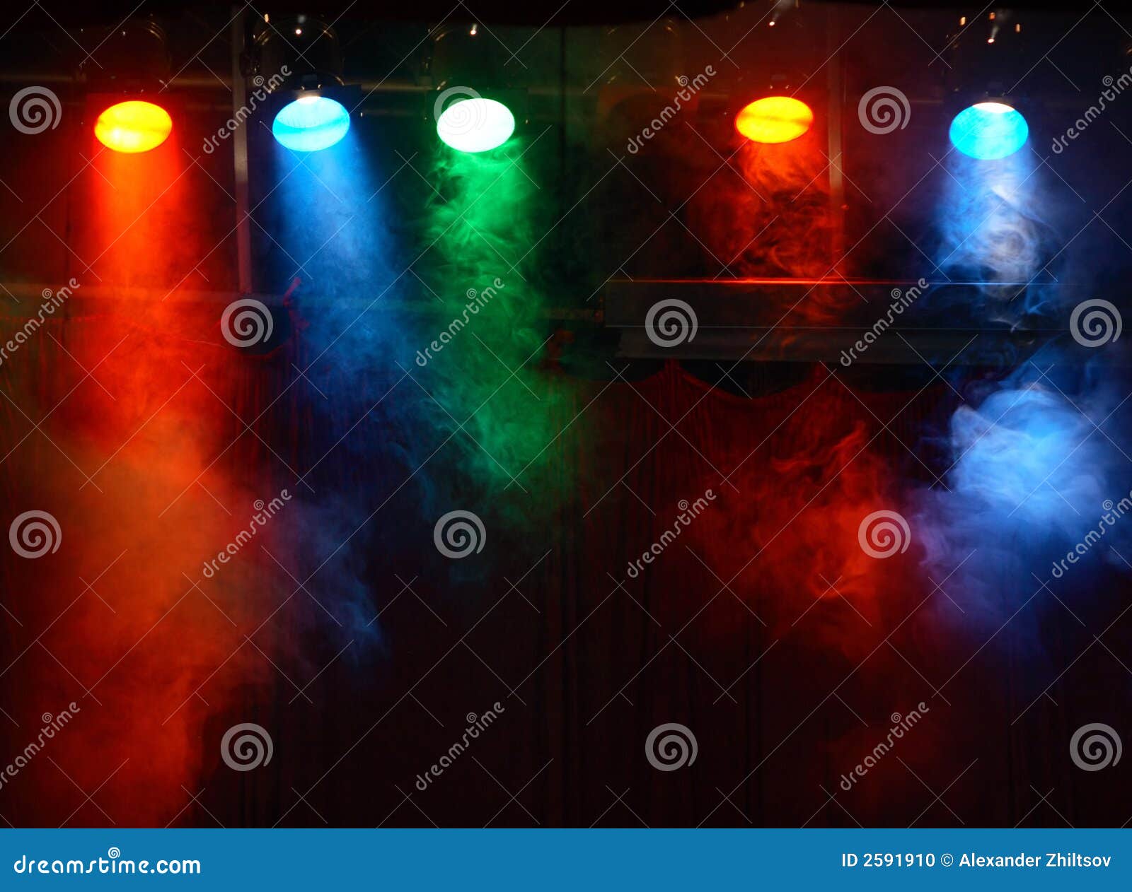 Theaterleuchten stockfoto. Bild von film, ausrüstung, rauch - 2591910