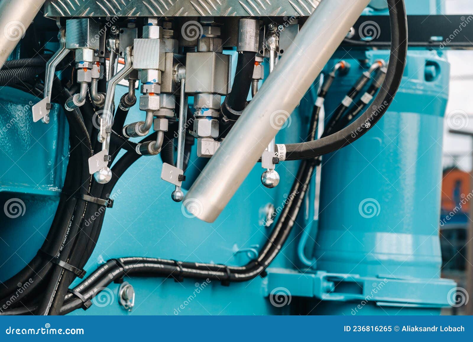 There are Many Hydraulic Hoses and a Hydraulic Crane Lifting Control System.Crane Engine Control