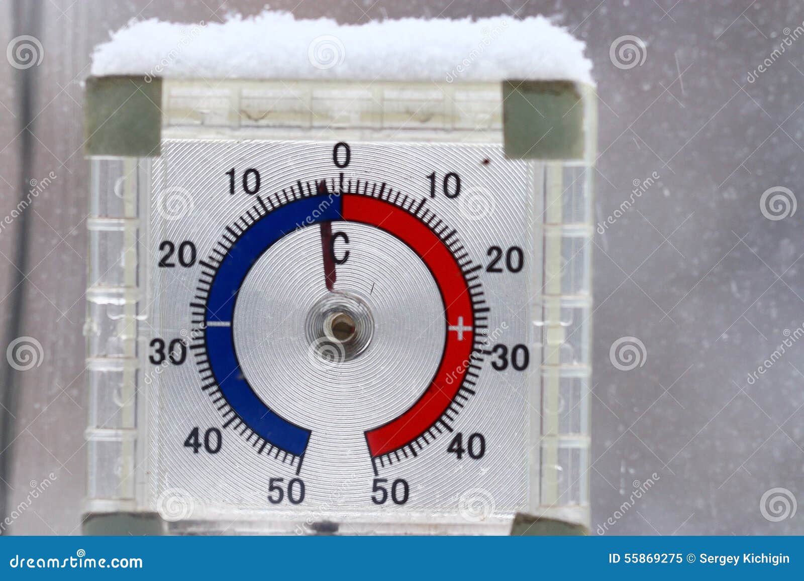 Постоянная температура и холодно. Градусник уличный зимой. Градусник с холодной температурой. Термометр зимнего бетонирования. Термометр со стрелкой.