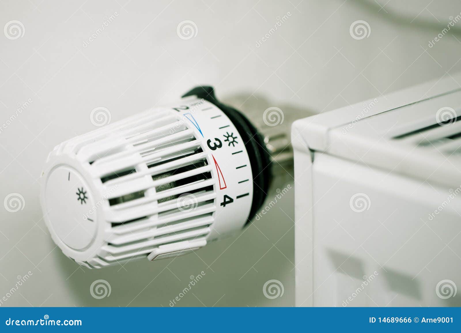 Thermostat on radiator stock photo. Image of temperature 14689666