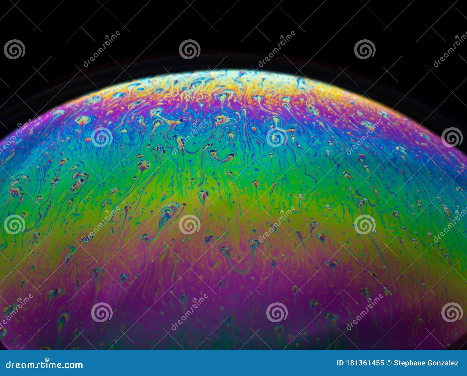 Soapy film with iridesence editorial image. Image of black 181361455