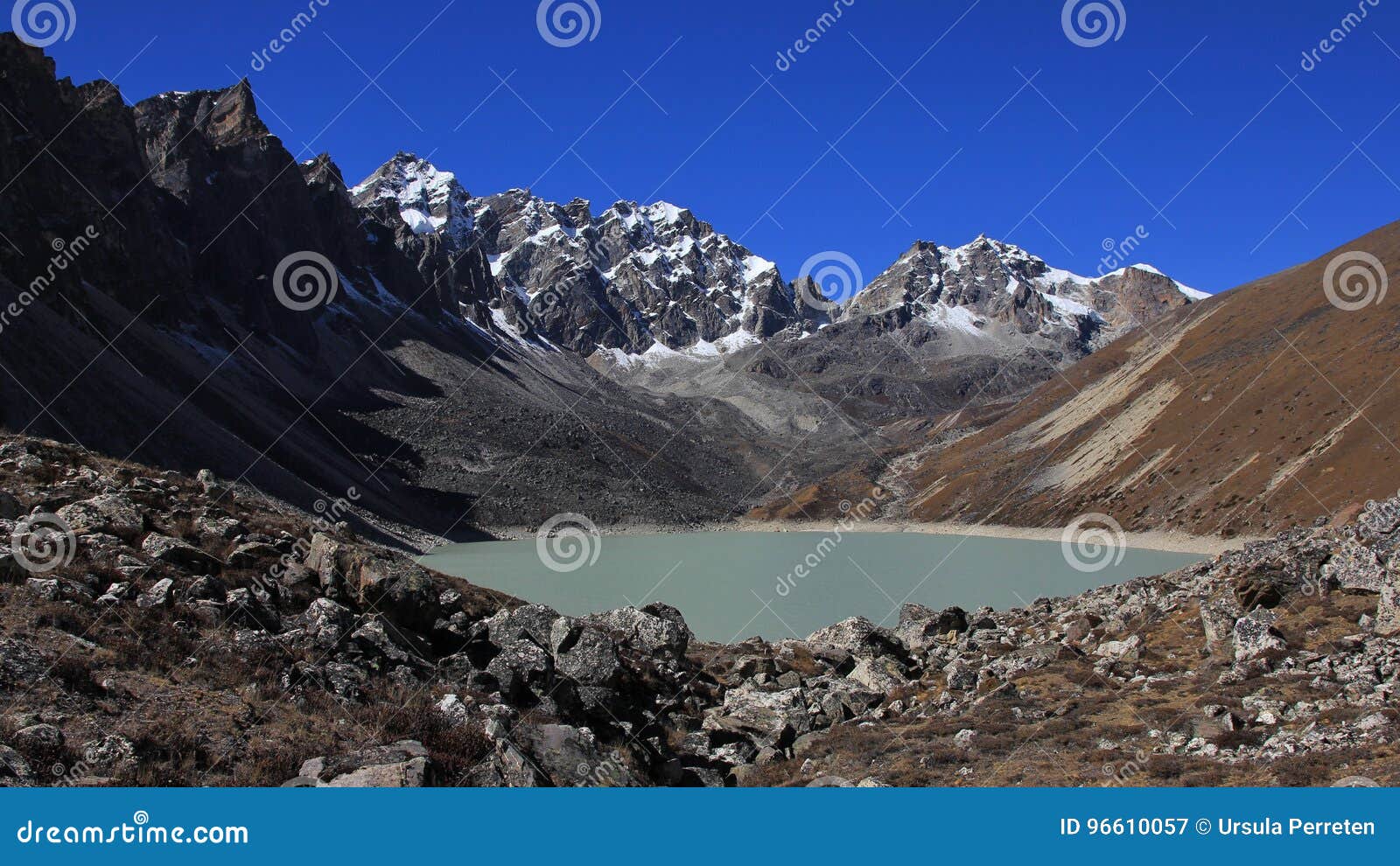 third lake in the gokyo valley, solu khumbu, nepal.