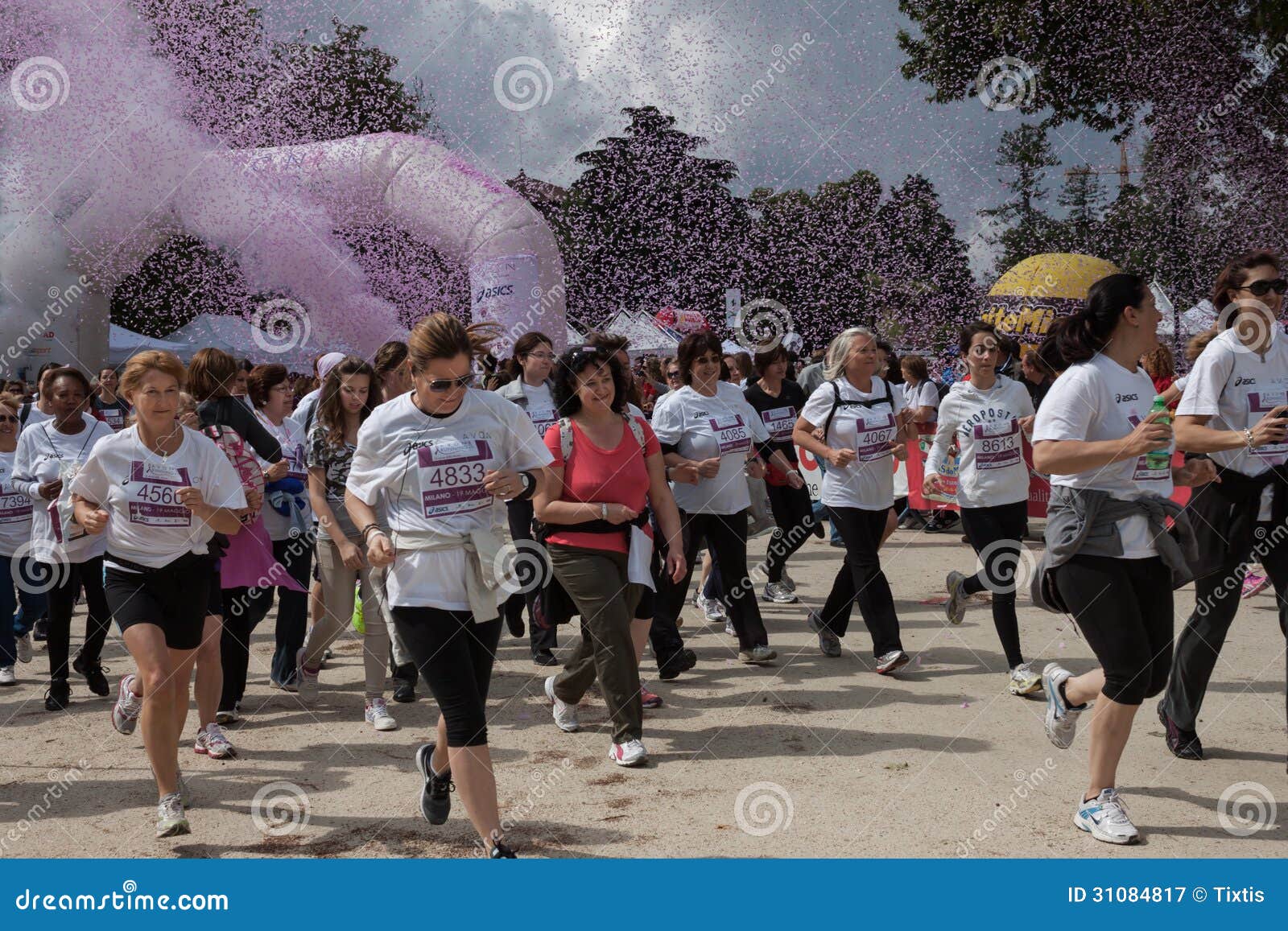 Thousands Of Women Take Part In The Avon Running 13 Editorial Photography Image Of Women Runner