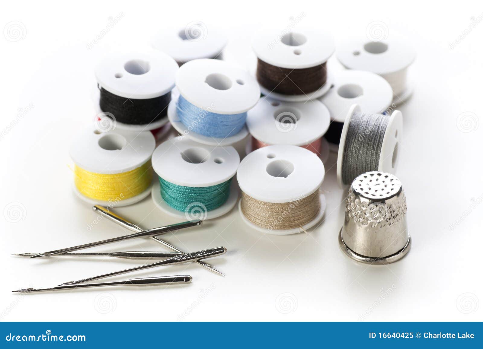 Thread, Needles and Thimble Stock Image - Image of needle, needles ...