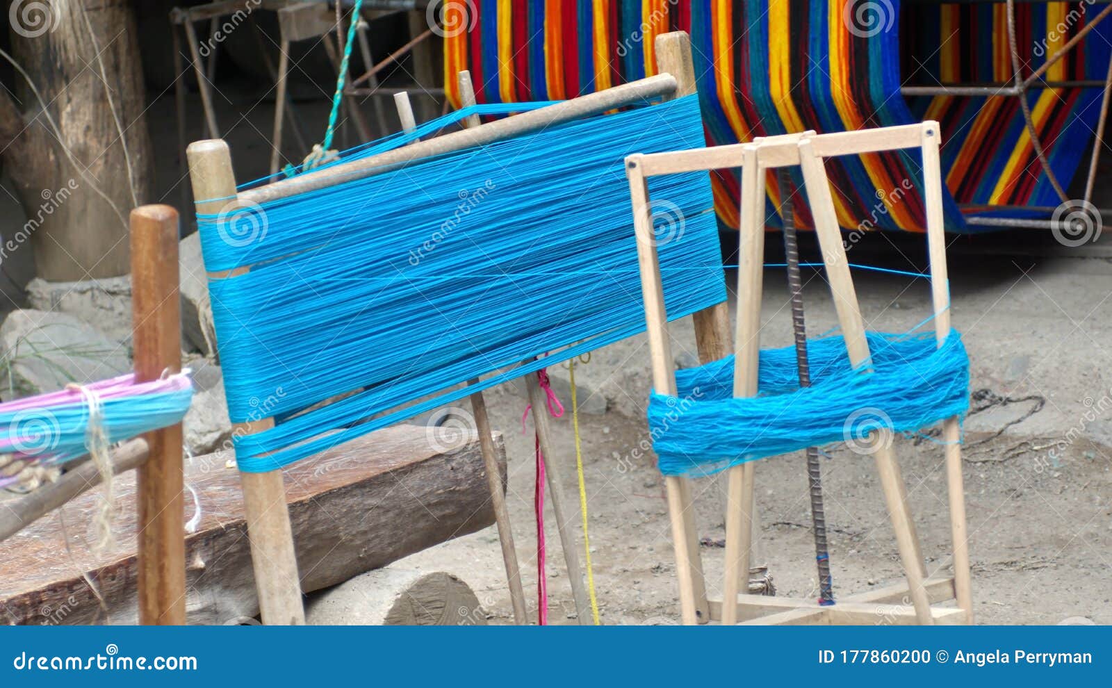 thread stretched between two rods