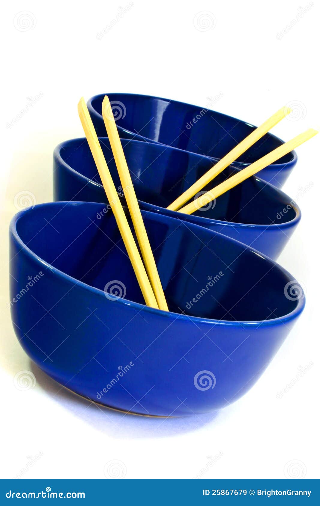 Bowls and chopsticks stock image. Image of pottery, clean 25867679