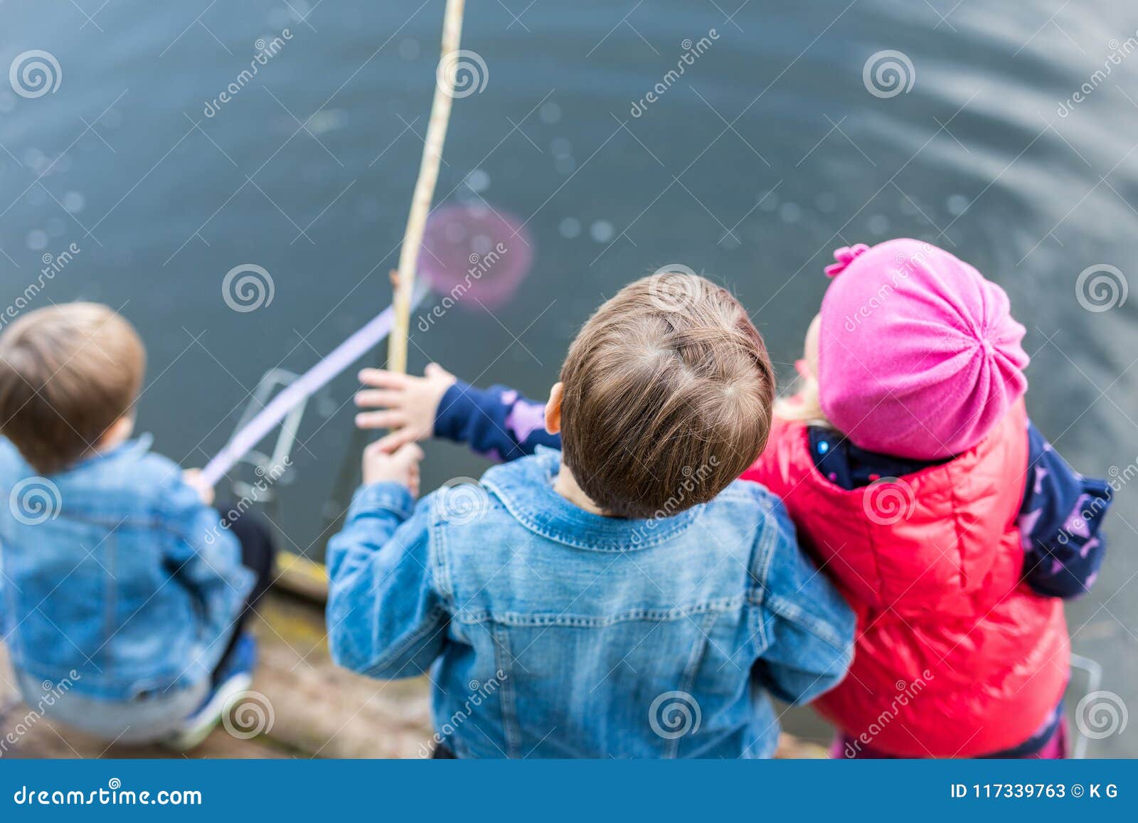 https://thumbs.dreamstime.com/z/three-friends-play-fishing-wooden-pier-near-pond-two-toddler-boys-one-girl-river-bank-children-having-fun-sticks-as-117339763.jpg