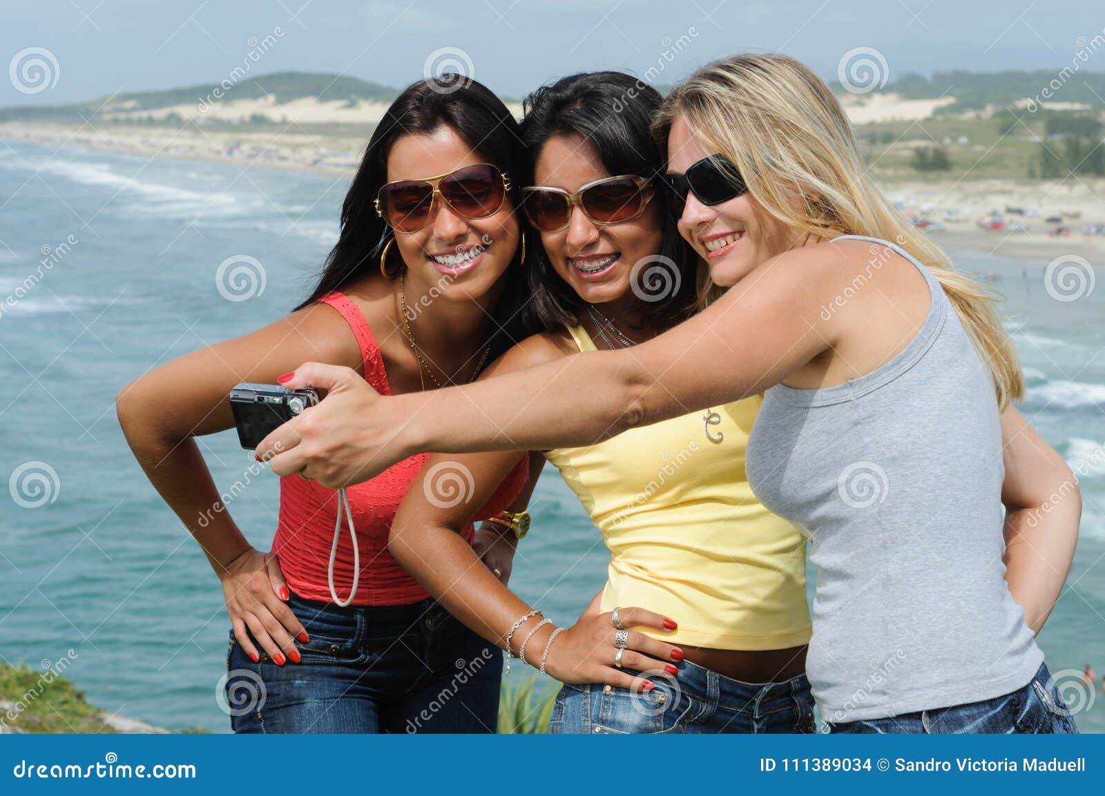 Brazilian Beach Girls