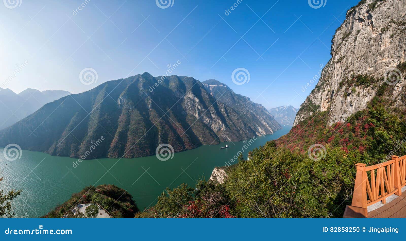 three gorges of the yangtze river valley gorge