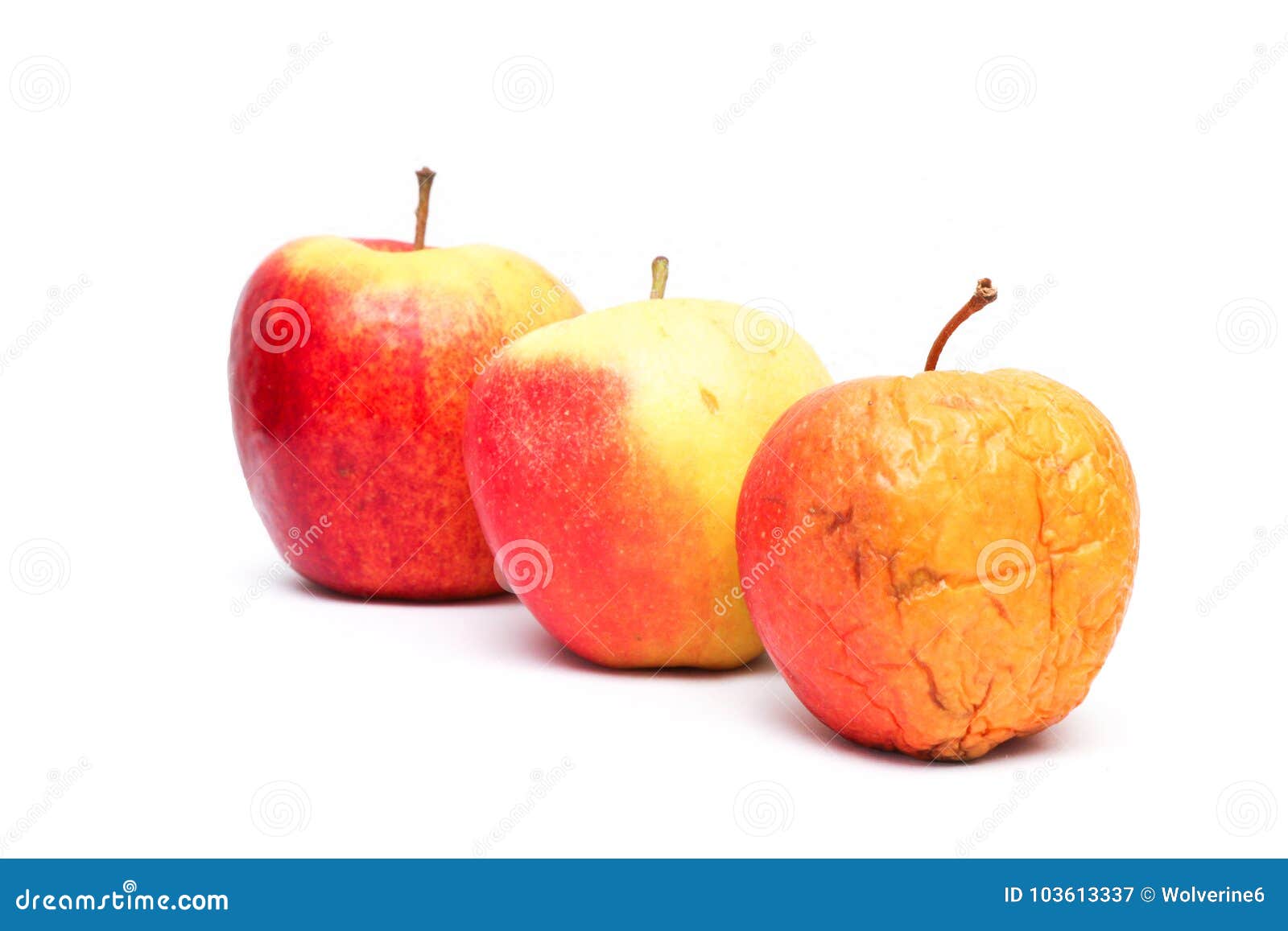 three ordinary apples show maturement