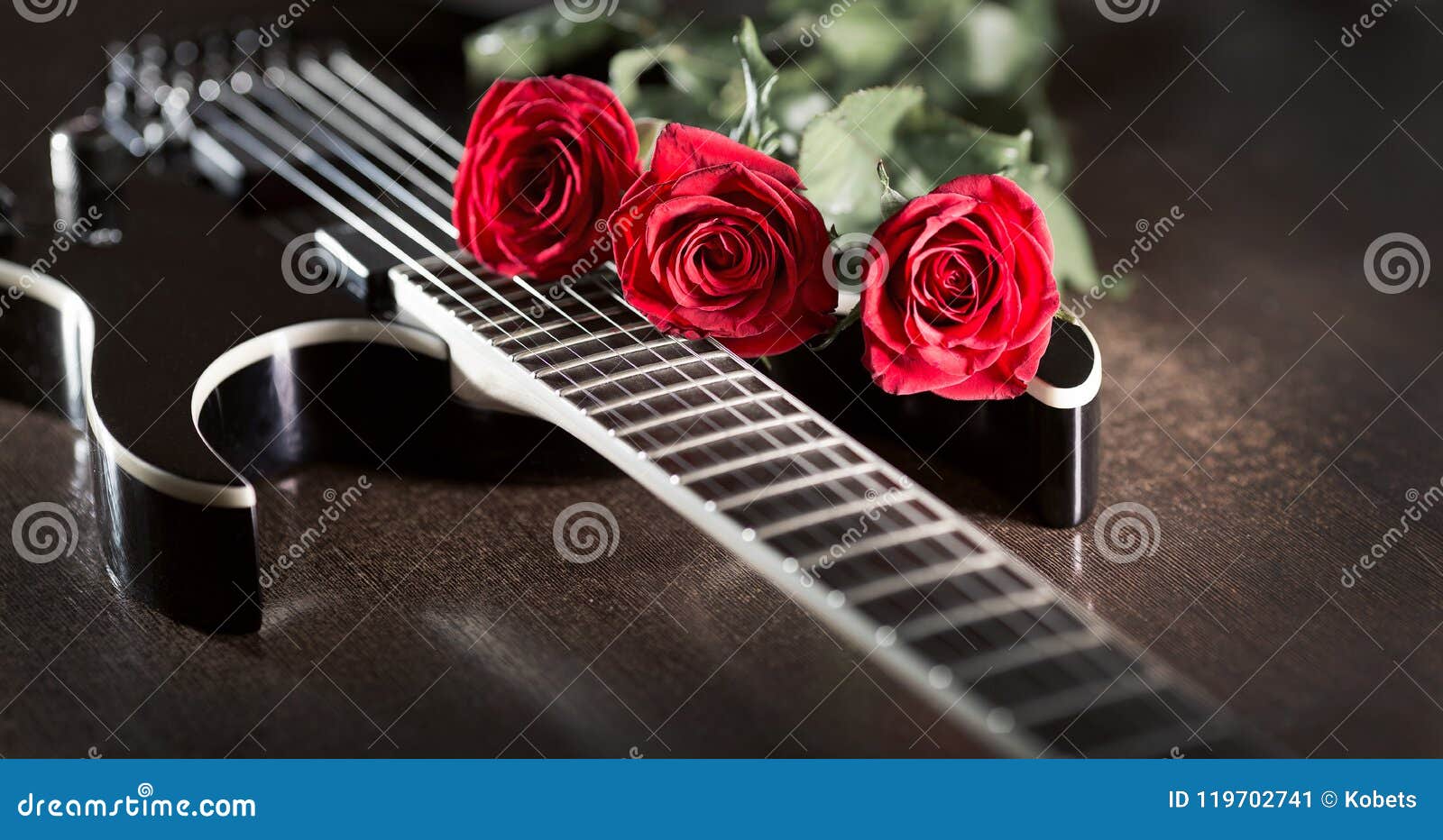 3 900+ Guitare Rose Photos, taleaux et images libre de droits - iStock