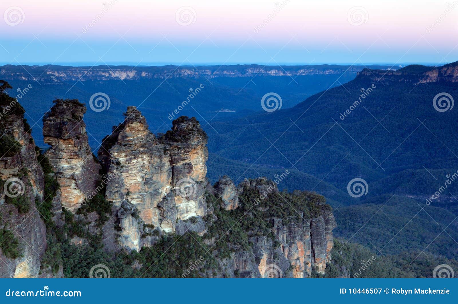the-three-sisters-rock-formation-in-the-blue-mountains-royalty-free