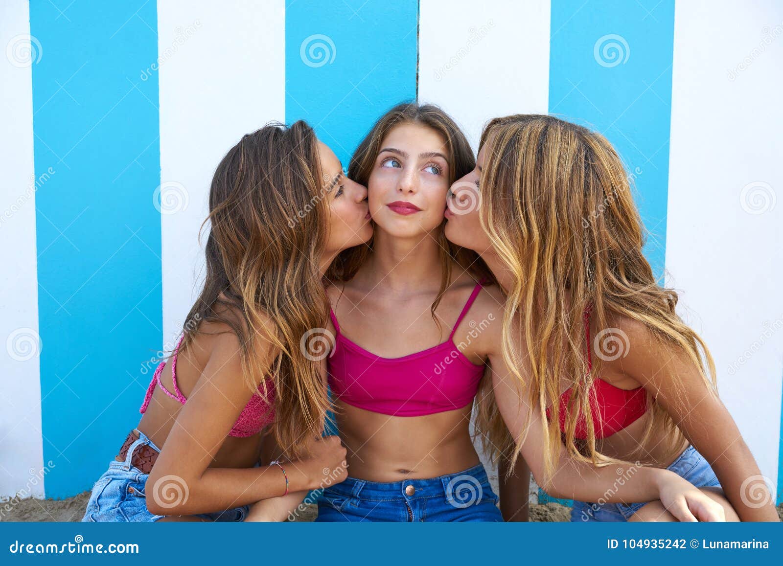 Cute Teen Girls Kissing