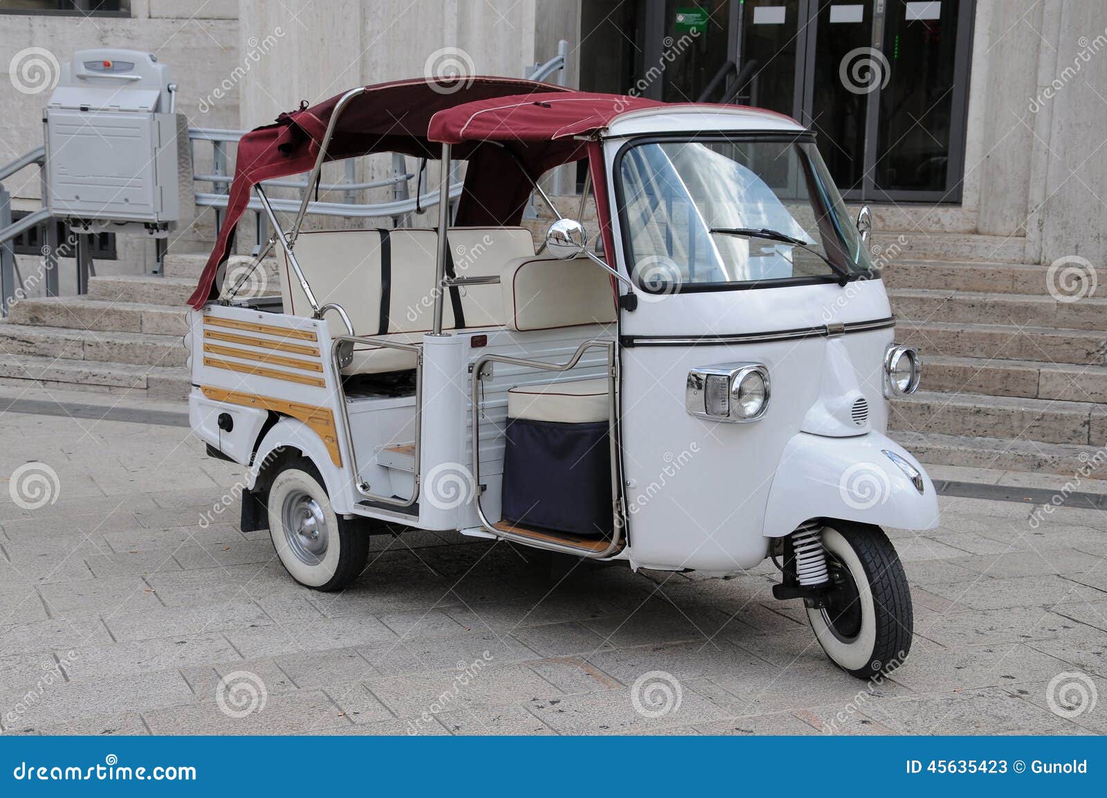 three wheeled motorbike