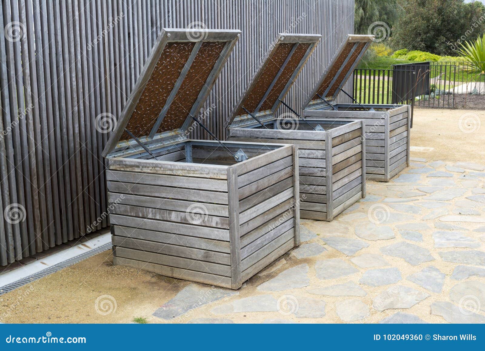 Composting Bins Made Of Metal Or Wood, With Drainage Holes And Air