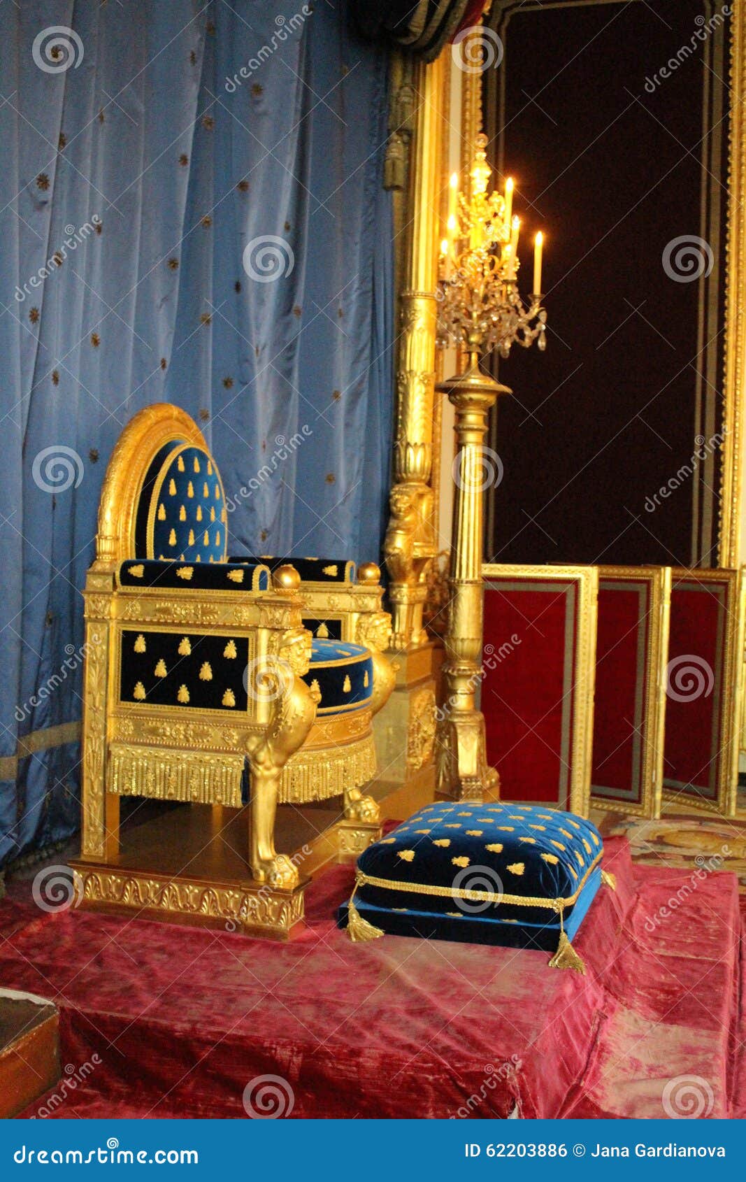 THRONE ROOM, NAPOLEON I (1769-1821), FONTAINEBLEAU CASTLE (16C), FRANCE  Stock Photo - Alamy