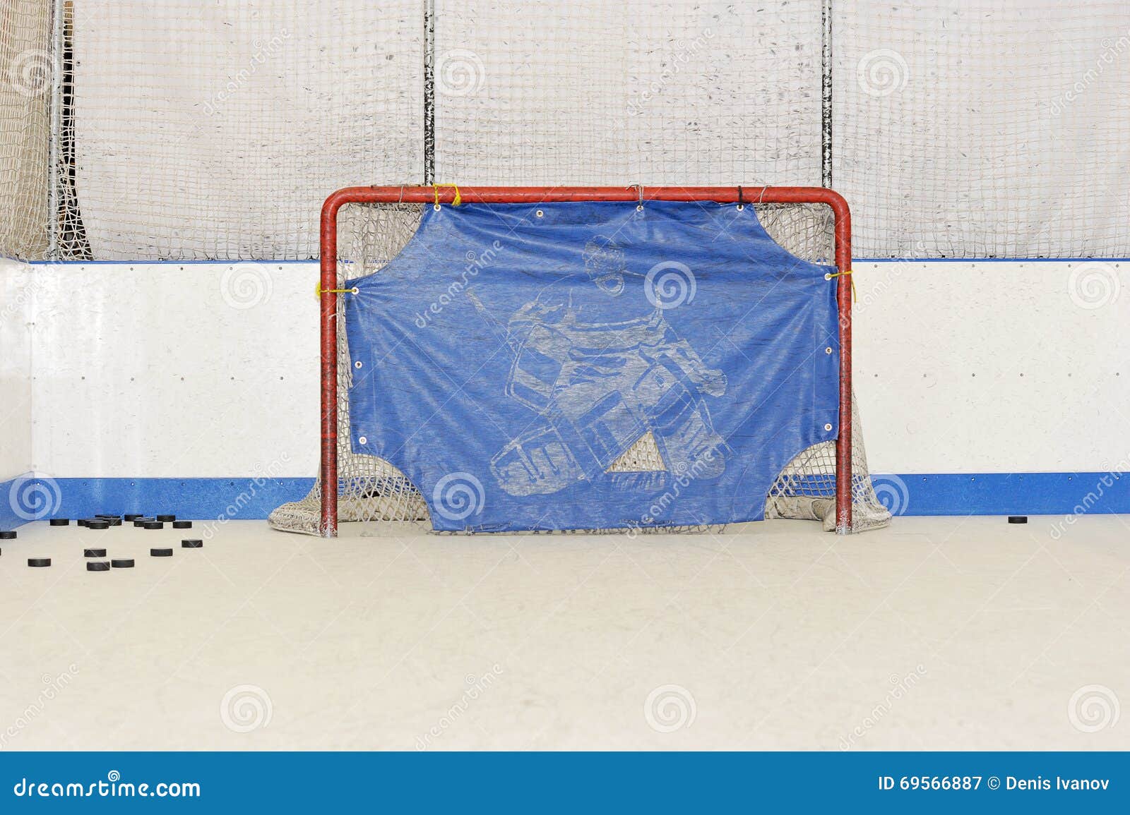 Throwing Hockey Zone Gates and Washers Stock Image Image of