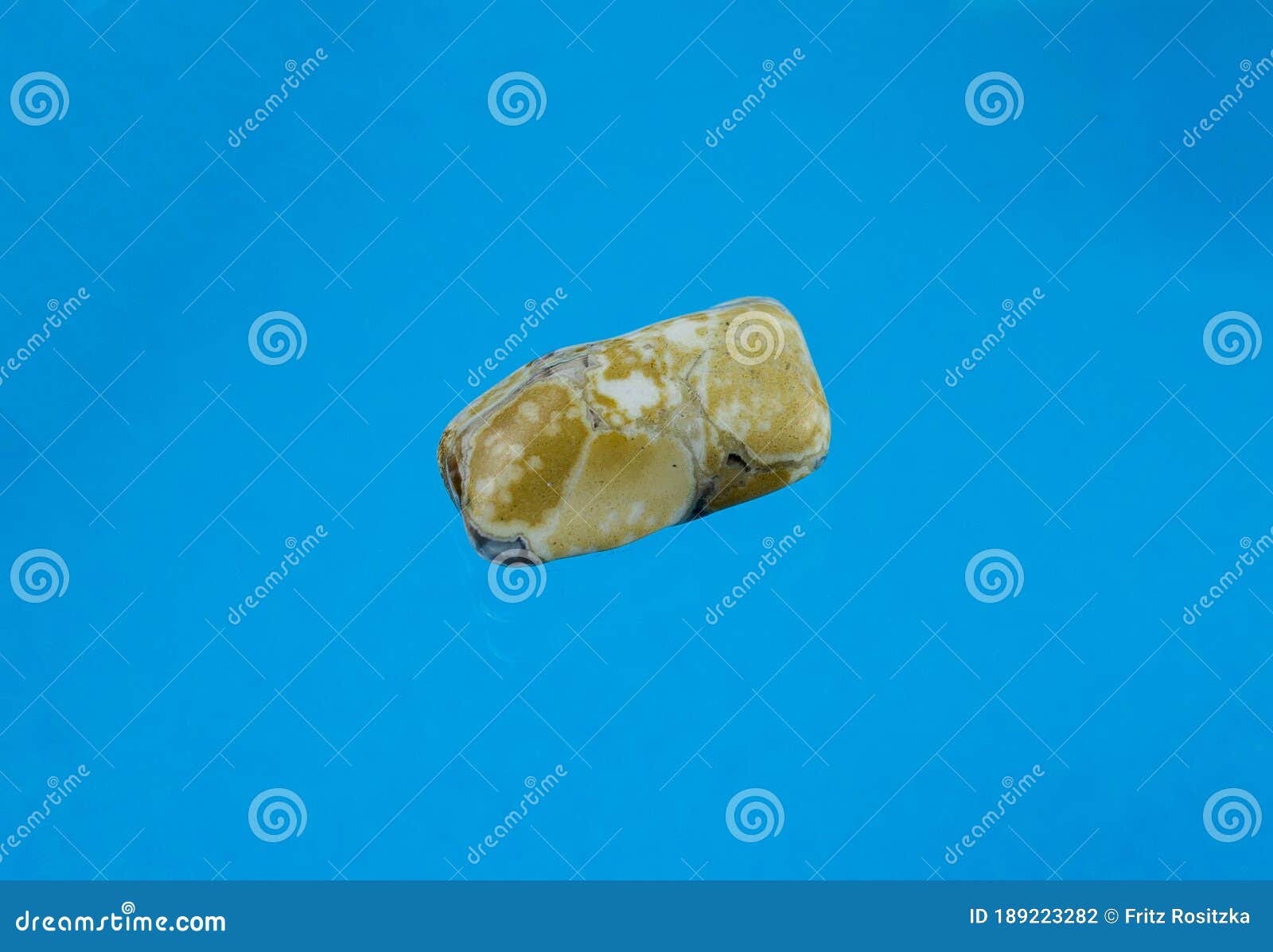 a thunder egg as tumbled gemstone and healing stone