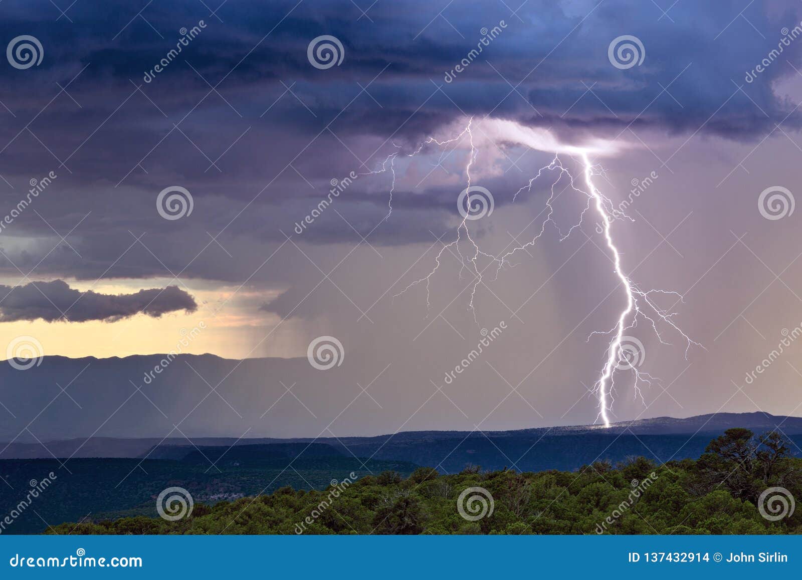 thunderstorm with lightning bolt