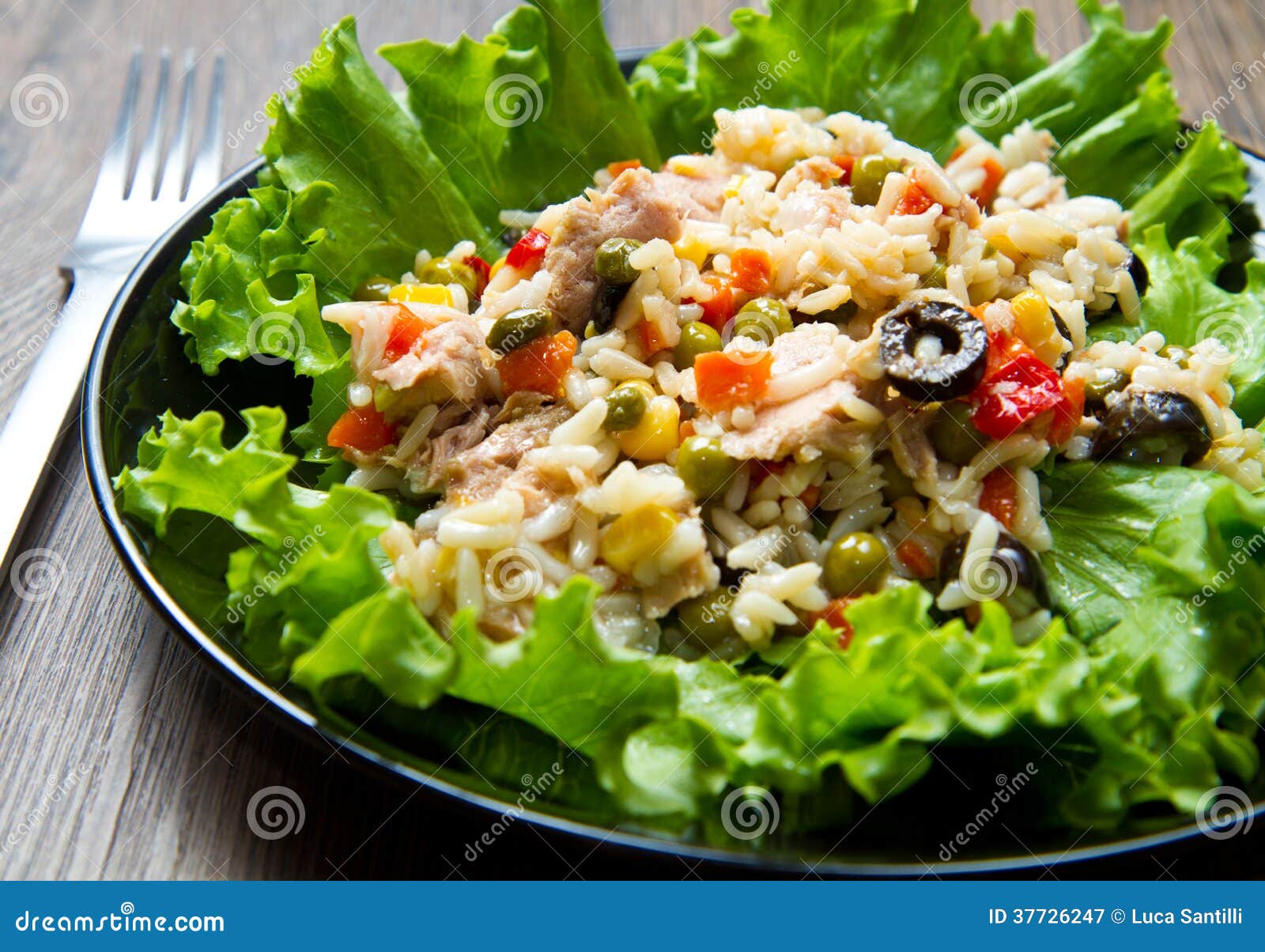 Thunfischsalat Mit Reis Und Gemüse Stockbild - Bild von sommer, nahrung ...